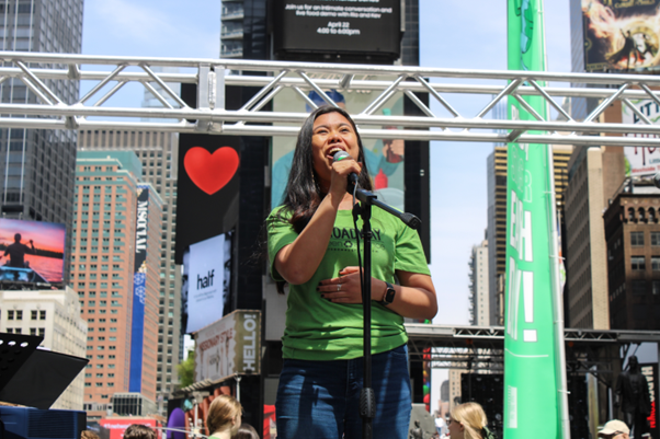 Dede’s Green Scene: Broadway Celebrates Earth Day Concert!